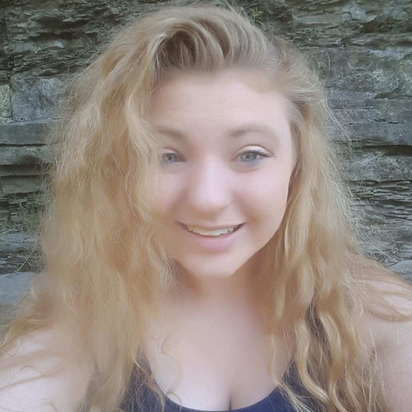 Meet your Posher, Allison - Picture 1 of 1